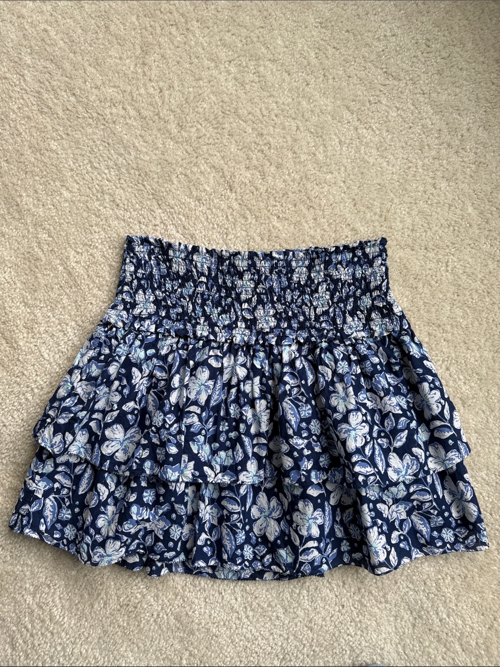 Vineyard vines smocked tiered mini skirt.